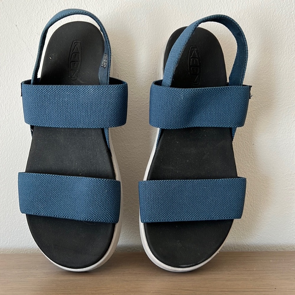 EUC KEEN Women's Elle Backstrap platform Sandals Majolica soft comfort foam-9